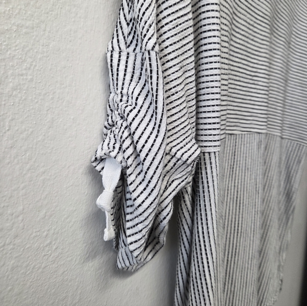 Textured Top - Picture 3 of 6